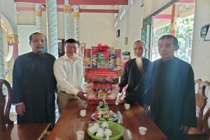 Religious Committee in An Giang extends congratulation to Tu An Hieu Nghia Faith on Buddha Birthday’s festival