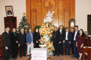 Minister of Home Affairs extends Christmas greetings to Hai Phong diocese