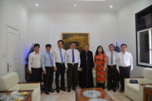 Tien Giang provincial government extends Christmas visits to local Christian dignitaries