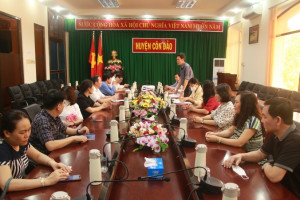 Government religious committee meets with policy beneficiaries in Con Dao