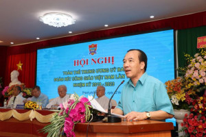 Committee for Solidarity of Vietnamese Catholics holds 5th plenary meeting