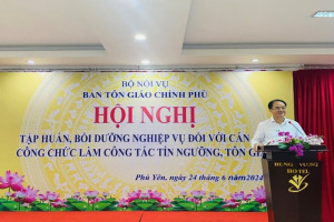 Deputy Minister Vũ Chiến Thắng attends training on belief, religious affairs in Phu Yen