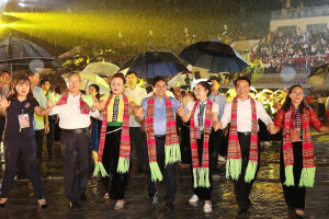 Yen Bai hosts ceremony to receive UNESCO certificate on Xoe Thai dance