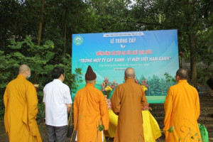 1,000 trees planted in Vietnam Buddhist Institute in Hanoi