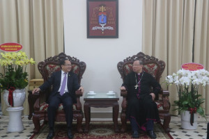 Deputy Minister of Home Vũ Chiến Thắng extends Christmas greetings to Hanoi Archdiocese