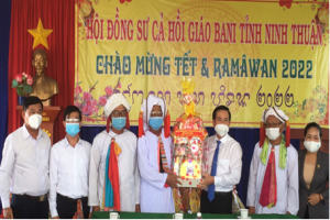 Ninh Thuan provincial leaders congratulate local Cham people on Ramuwan festival