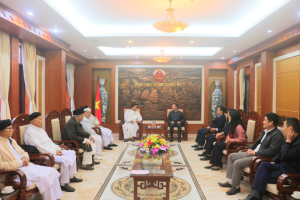 Government religious committee leader receives delegation of Caodai churches and organizations