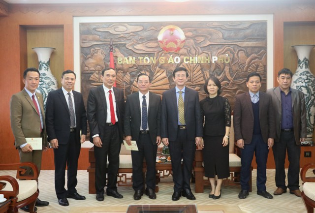 full gospel church delegation poses for group photo with gcra’s officials