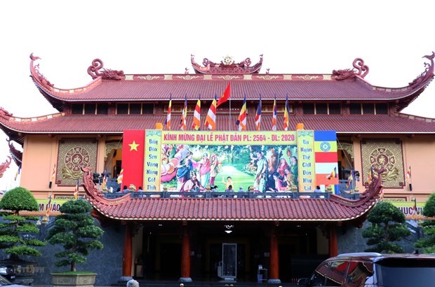 vice president extends congratulations on buddha’s birthday in dong nai hinh anh 2