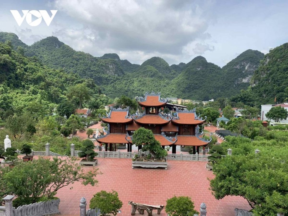 a bird-eye view of tan thanh pagoda 